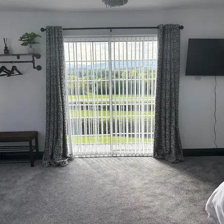 Mountingrovebnb * Piltown