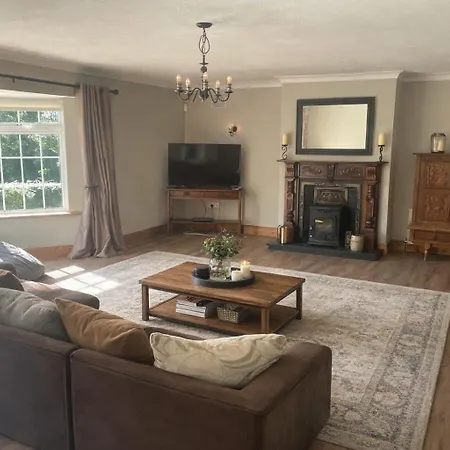 Mountingrovebnb Piltown